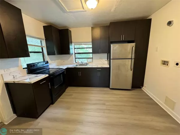 Dania Beach, FL 33004,326 SW 15th st  #2