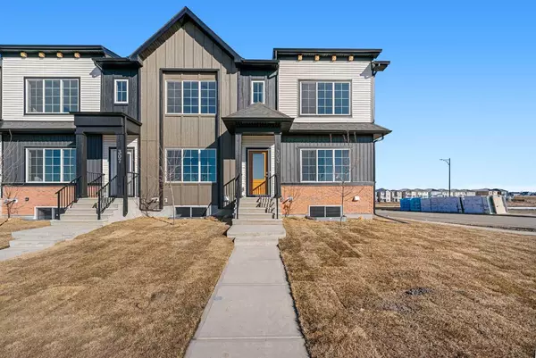 303 Chelsea Parade, Chestermere, AB T1X 2V5