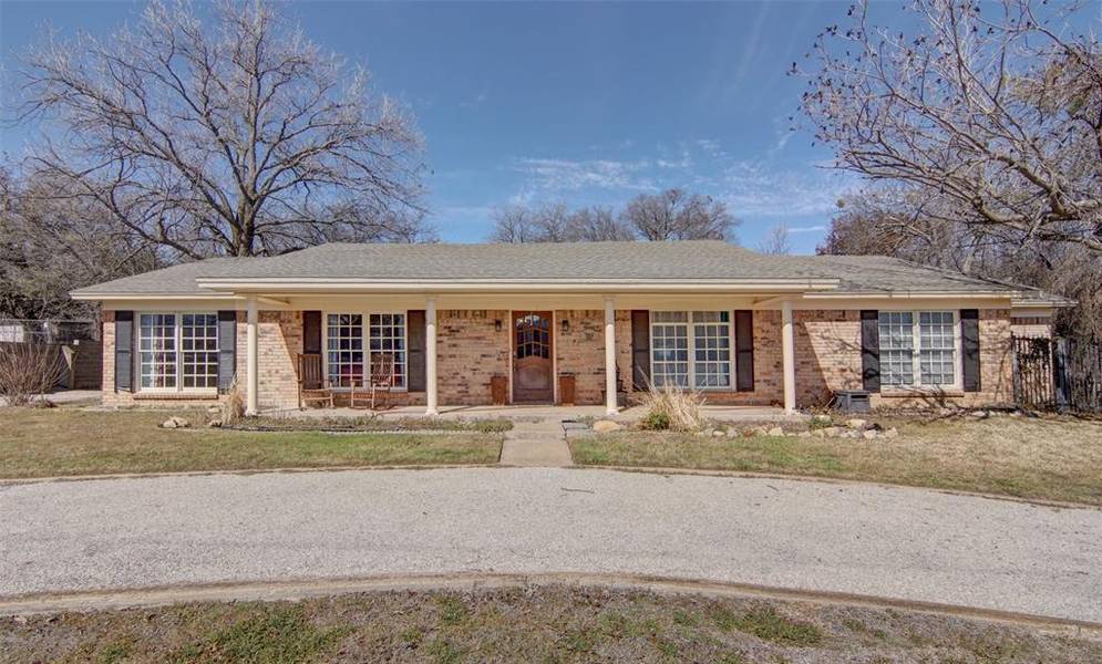 702 Norton Street, Weatherford, TX 76086