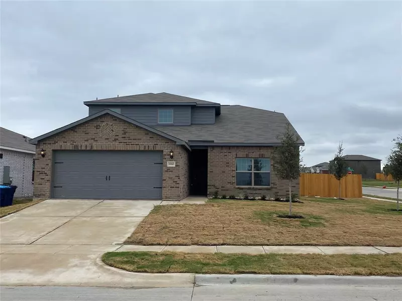 1910 CANTERBURY Drive, Seagoville, TX 75159