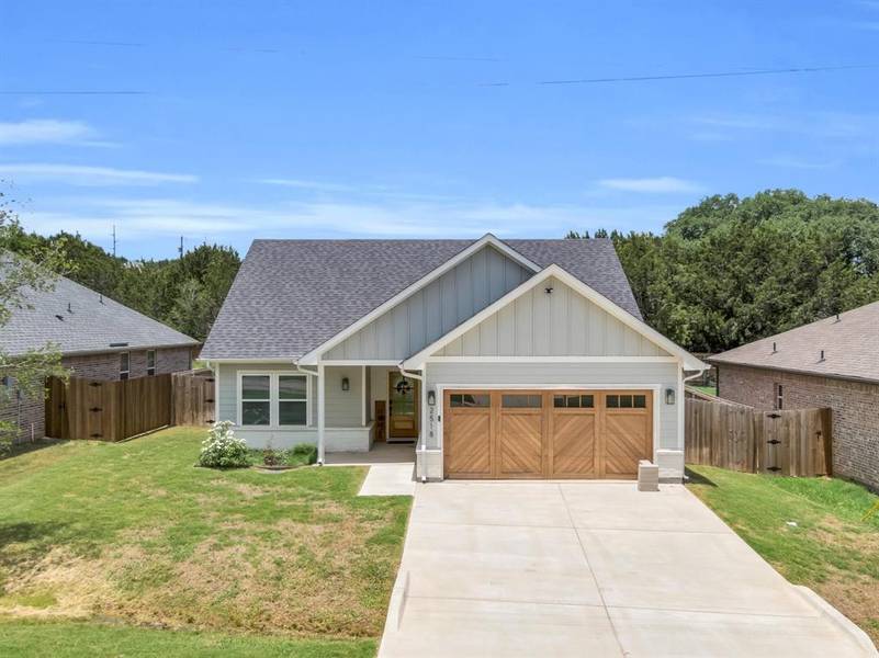 2518 Hillcrest Drive, Granbury, TX 76048