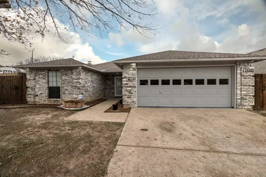 5224 Hill Ridge Drive, Fort Worth, TX 76135