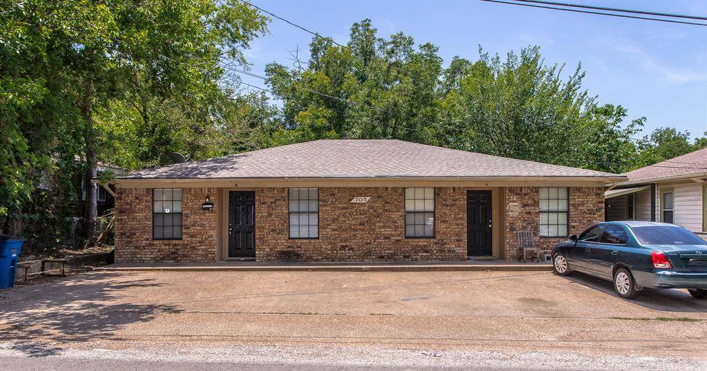 705 W Belknap Street, Ennis, TX 75119