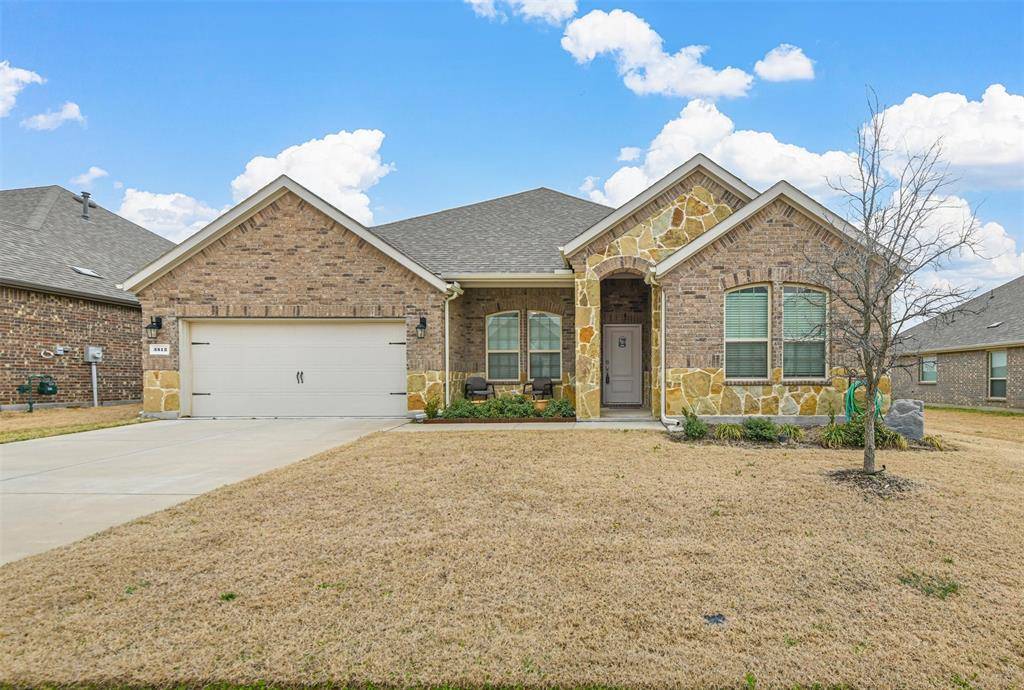 3512 Tunnel Avenue, Aubrey, TX 76227