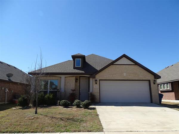 511 Lakeview Drive, Alvarado, TX 76009