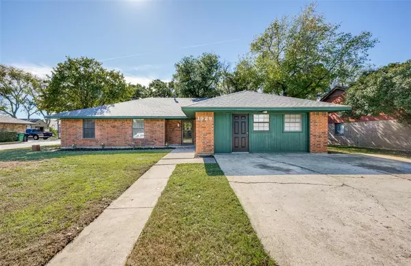 1929 Willowcrest Loop, Denton, TX 76205