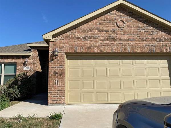 1900 Carrington Drive, Glenn Heights, TX 75154