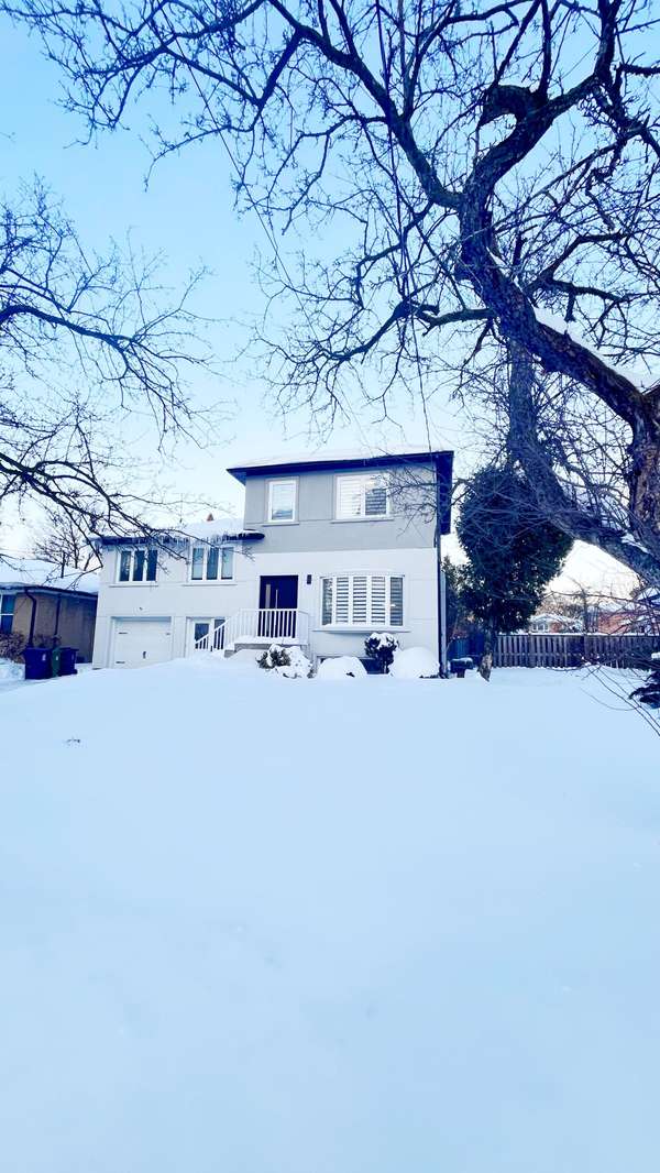 19 Deering CRES, Toronto C14, ON M2M 2A2