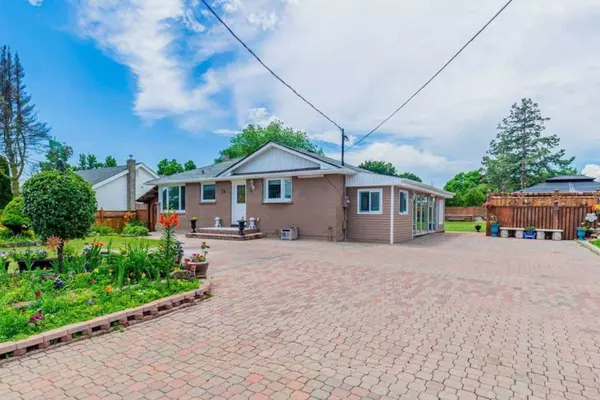 74 Thickson RD N, Whitby, ON L1N 3P9