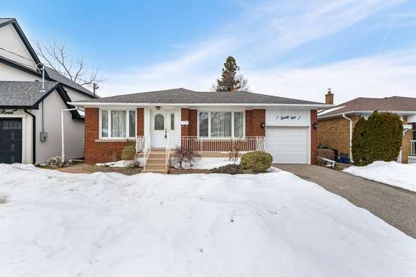 24 Rexton RD, Toronto W08, ON M9C 2E4