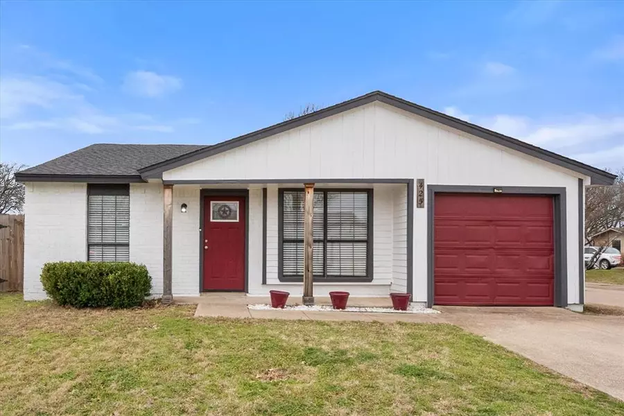 425 Jones Street, Cedar Hill, TX 75104