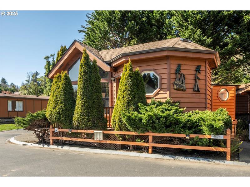 97748 N BANK CHETCO RIVER RD #12, Brookings, OR 97415