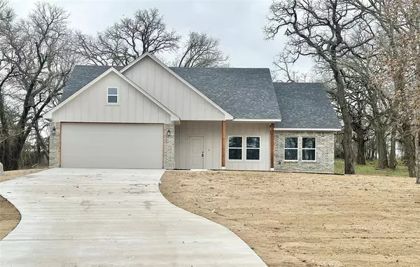 101 Monarch Lane, Poolville, TX 76487