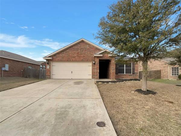 105 Kincaid Drive, Sanger, TX 76266