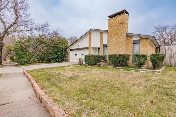 Dallas, TX 75238,10906 Listi Drive