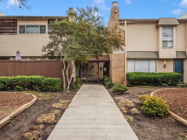 2702 Douglas Avenue #137, Dallas, TX 75219