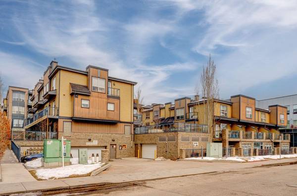 2426 34 AVE SW #106, Calgary, AB T2T 2C8