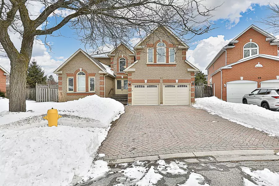 30 WIGSTON CT, Whitby, ON L1R 2B9