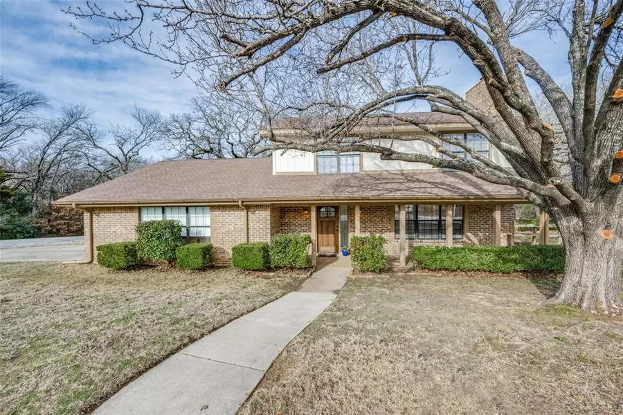 203 Winding Creek Drive, Highland Village, TX 75077