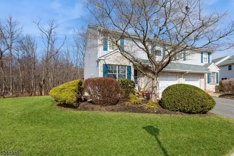 28 Hawthorn Dr, Edison Twp., NJ 08820