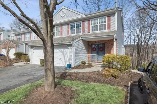 2 Hickory Way, Mount Arlington Boro, NJ 07856