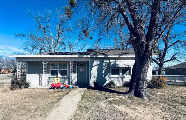 Comanche, TX 76442,600 N Pearl