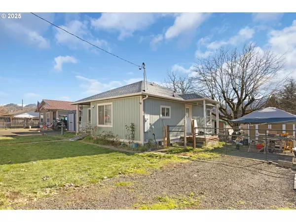 Myrtle Creek, OR 97457,634 NE Waite ST