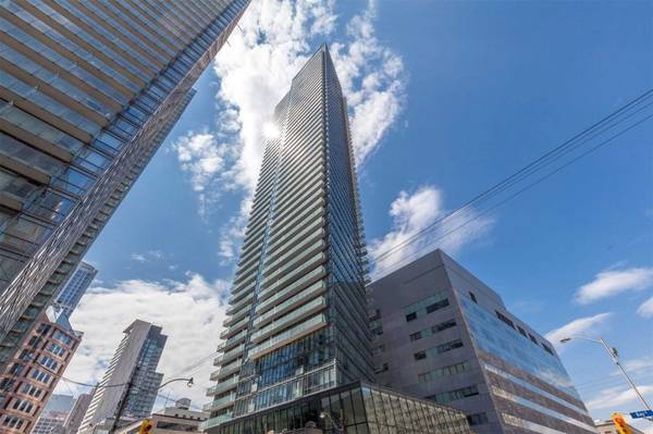 832 Bay ST #4704, Toronto C01, ON M5S 1Z6