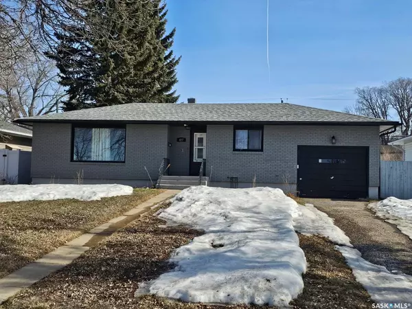 427 13th AVENUE NE, Swift Current, SK S9H 2V9