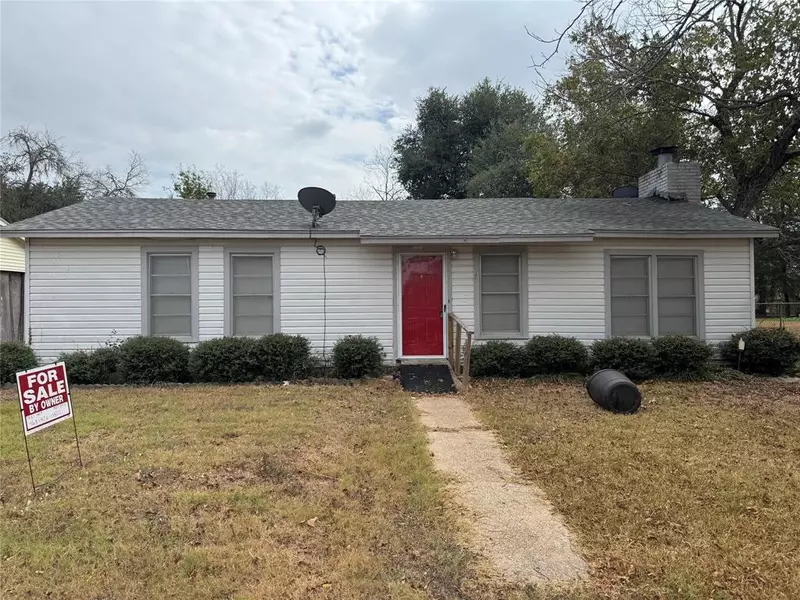 712 Vernon Street, Rockdale, TX 76567