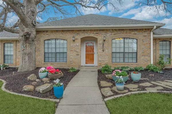 Grapevine, TX 76051,2903 Valleyview Drive