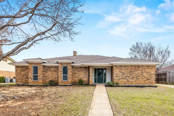 518 Chaffee Drive, Arlington, TX 76006