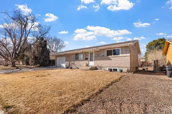 19 MacGregor Rd, Pueblo, CO 81001