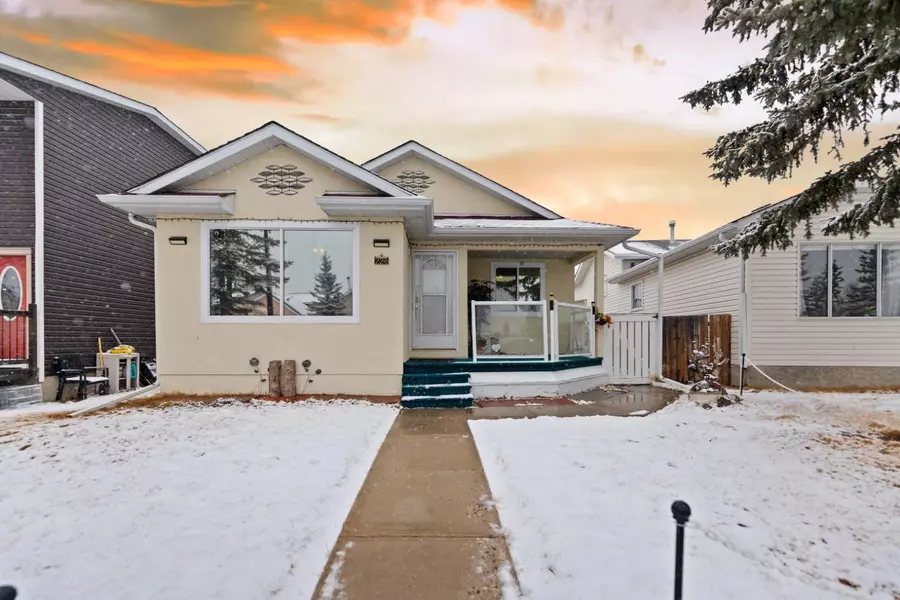 228 Taradale Close NE, Calgary, AB T3J 3E6