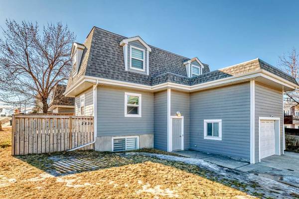 2839 14 AVE SE, Calgary, AB T2A 0J8