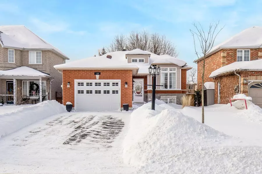 13 Taylor DR, Barrie, ON L4N 8K7