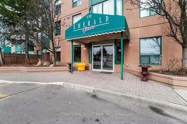 135 Hillcrest AVE #1010, Mississauga, ON L5B 4B1