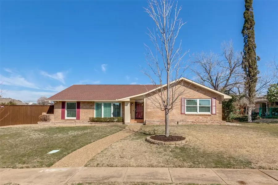 6709 Roundrock Road, Dallas, TX 75248