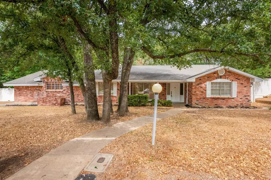 1108 Martha Drive, Bedford, TX 76022