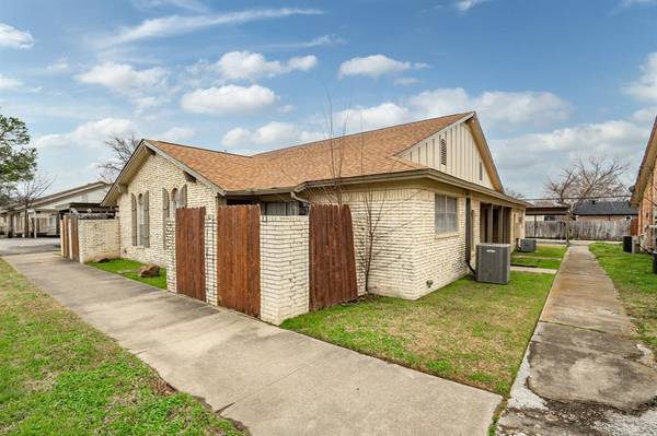 724 E Pecan Street, Hurst, TX 76053