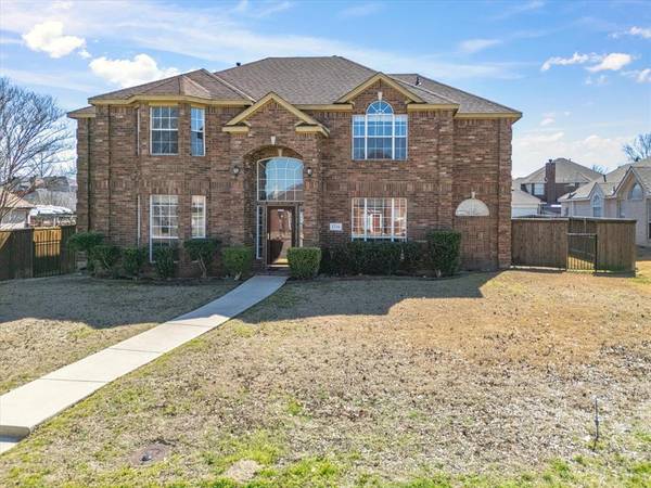 1716 Stonebridge Drive, Desoto, TX 75115