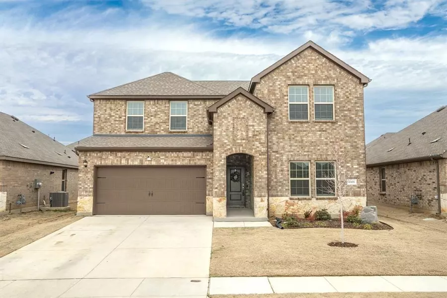 10105 Plumlee Lane, Aubrey, TX 76227