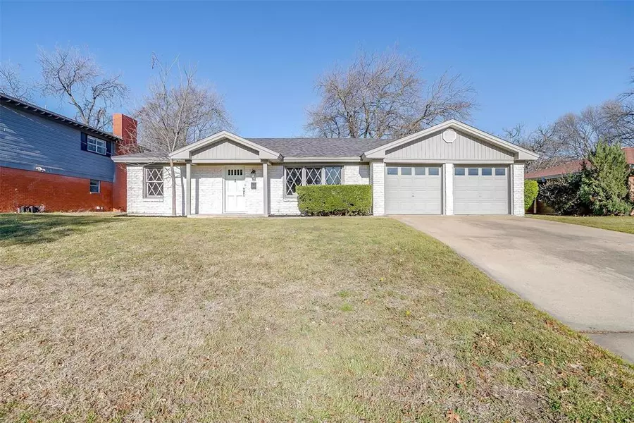 5716 Wharton Drive, Fort Worth, TX 76133