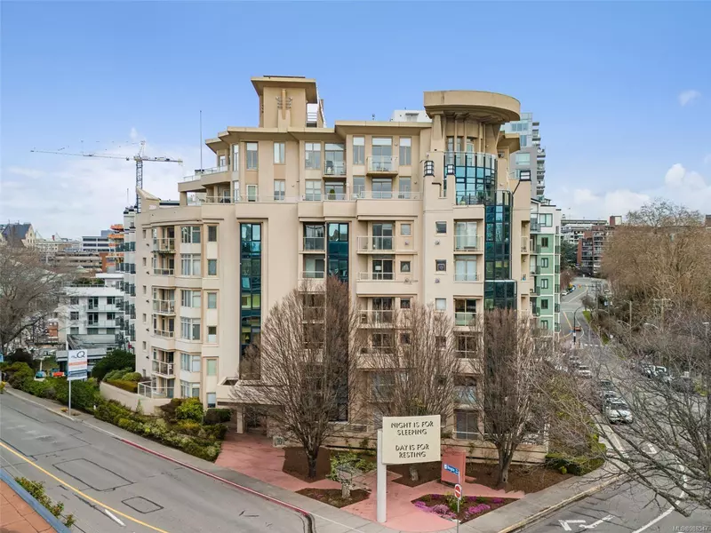 605 Douglas St #304, Victoria, BC V8V 2P9