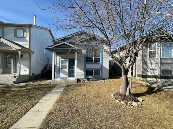 225 Martindale DR Northeast, Calgary, AB T3J 3M5