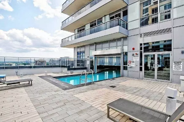 Richmond Hill, ON L4C 1E2,9191 Yonge ST #613