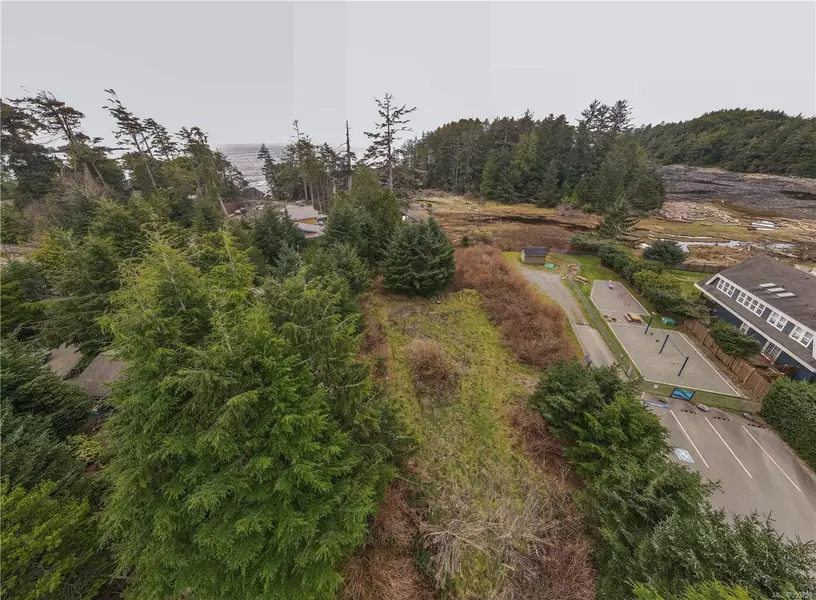 912 Barkley Pl, Ucluelet, BC V0R 3A0