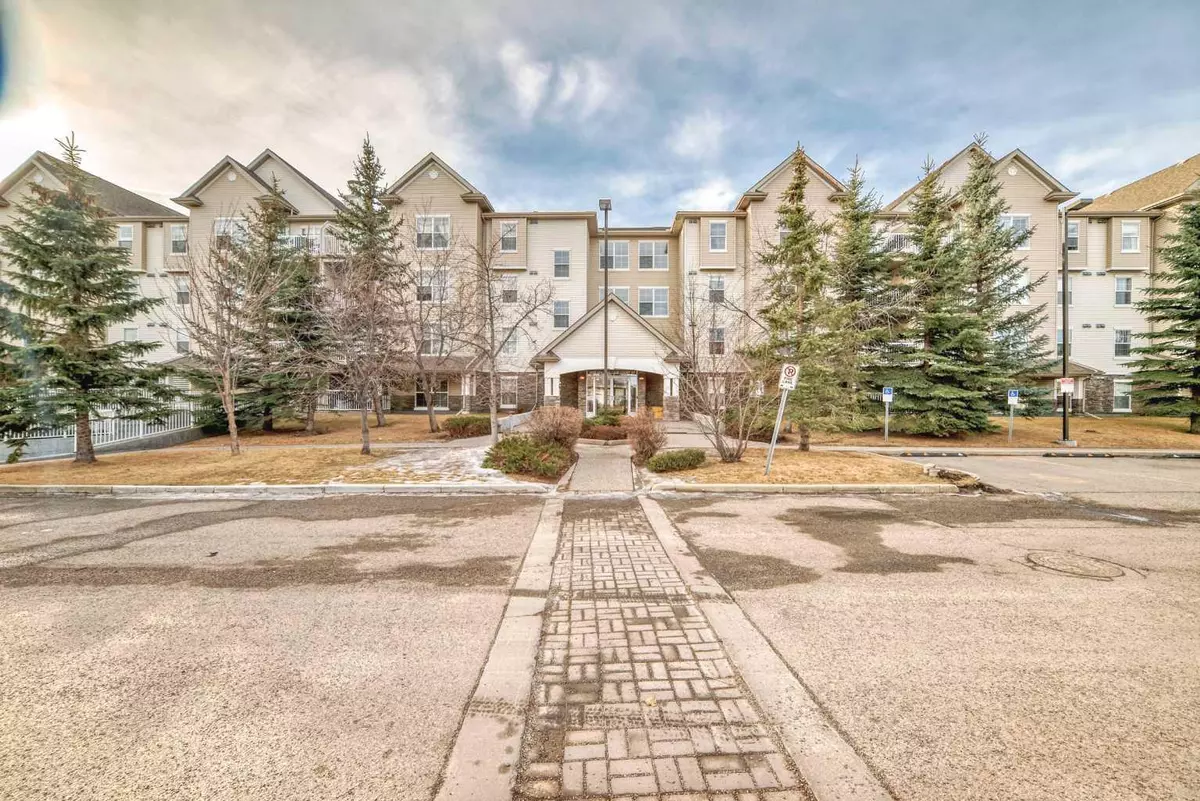 Calgary, AB T2A 7Z4,2000 Applevillage CT Southeast #315