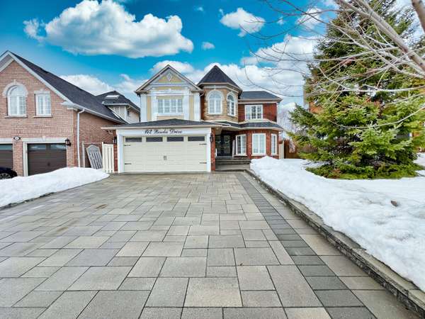 142 Bowles DR, Ajax, ON L1T 4C3