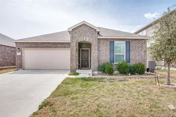 6113 Misty Breeze Drive, Fort Worth, TX 76179